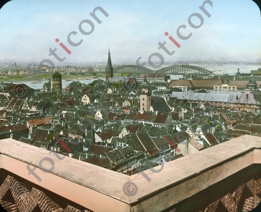 Blick auf die Altstadt (foticon-600-simon-duesseldorf-340-006.jpg)